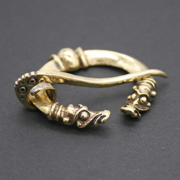 Gotland Ringfibel mit Tierköpfen 1779